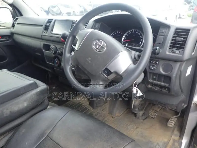 Toyota Hiace GL SILVER 2020