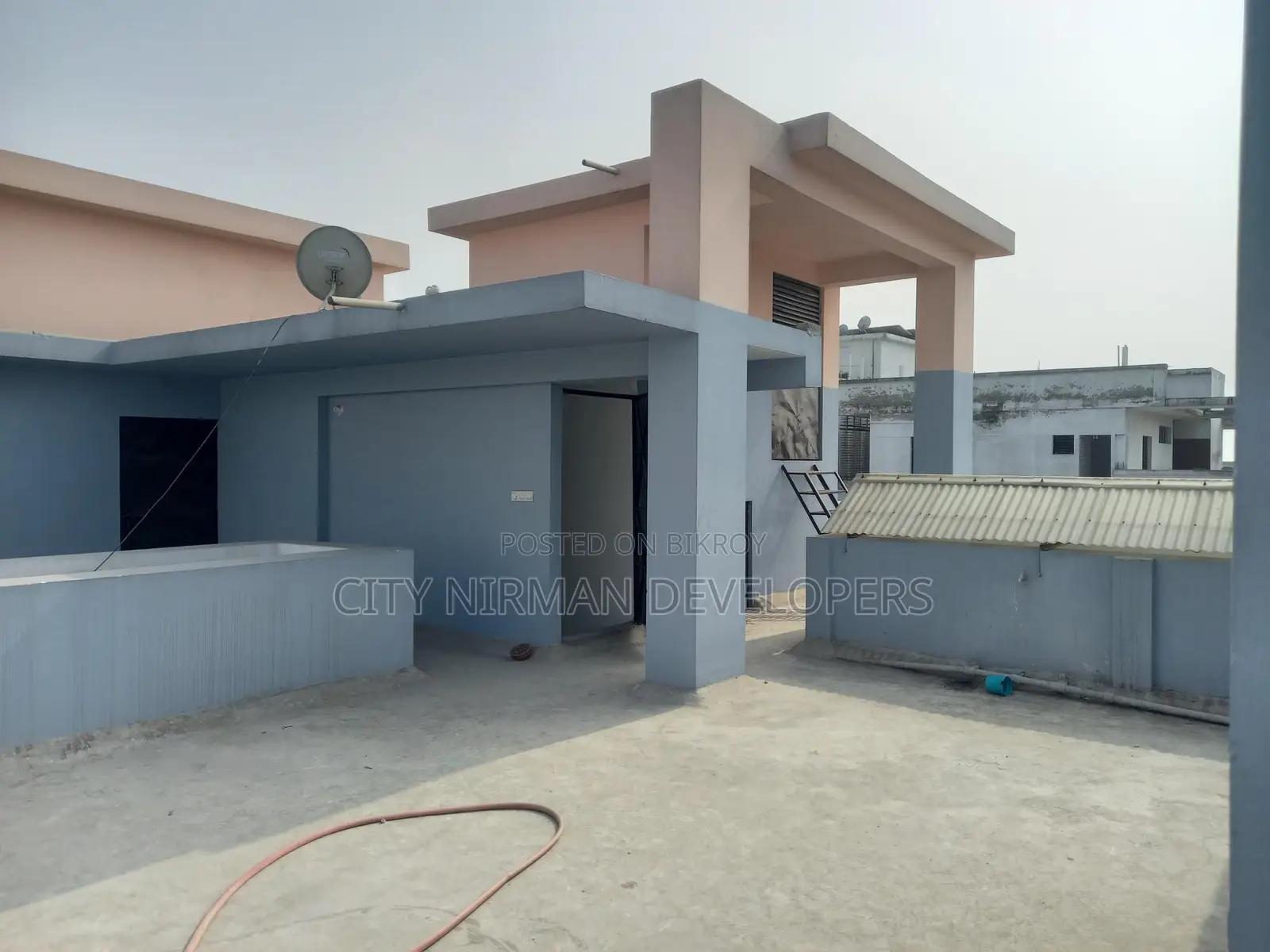 1000 sqft Ready Flat for Sale in the "Nirman Aparajita" Project!