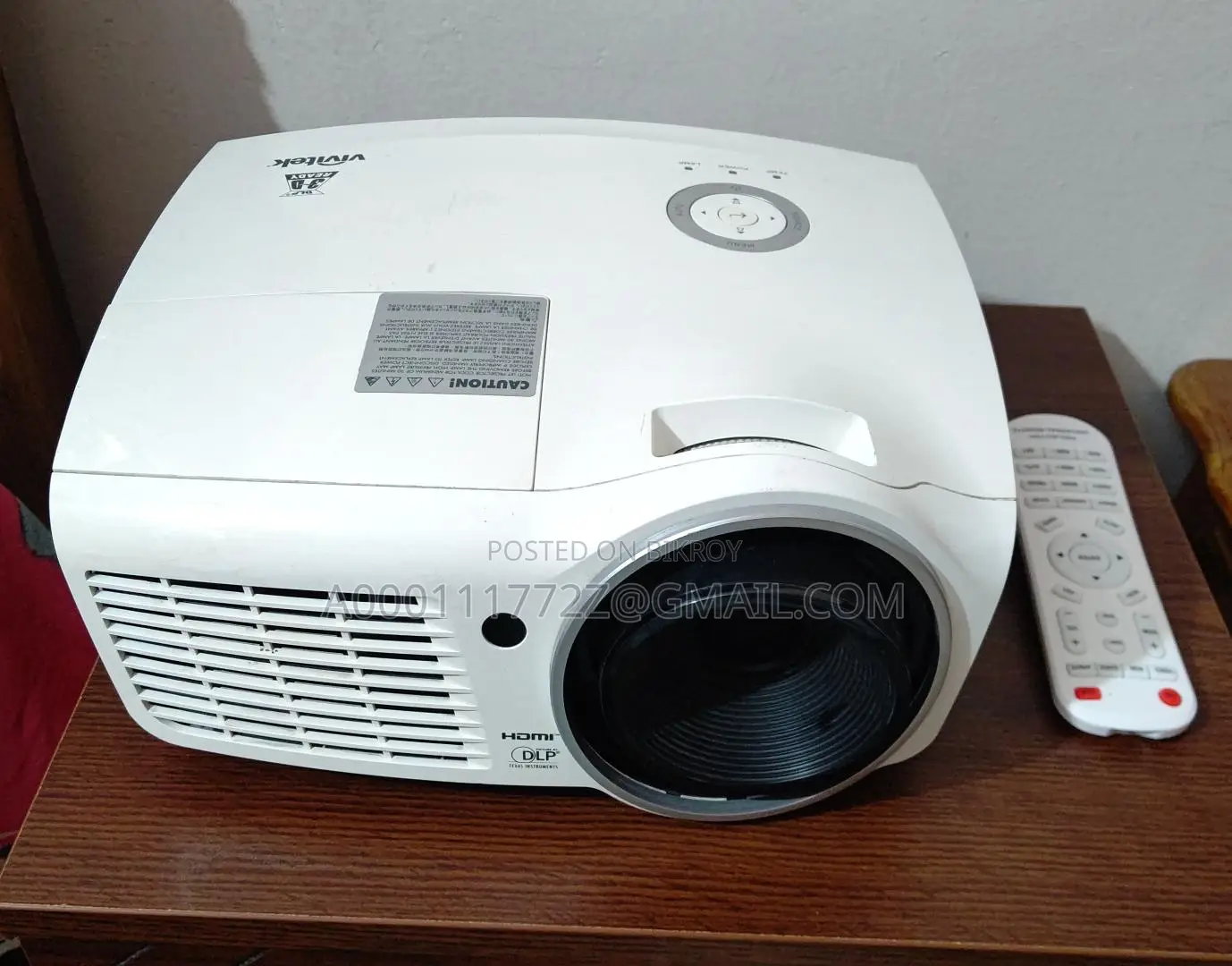 Vivitek DW868 DLP 4500 ANSI LUMENS WXGA PROJECTOR