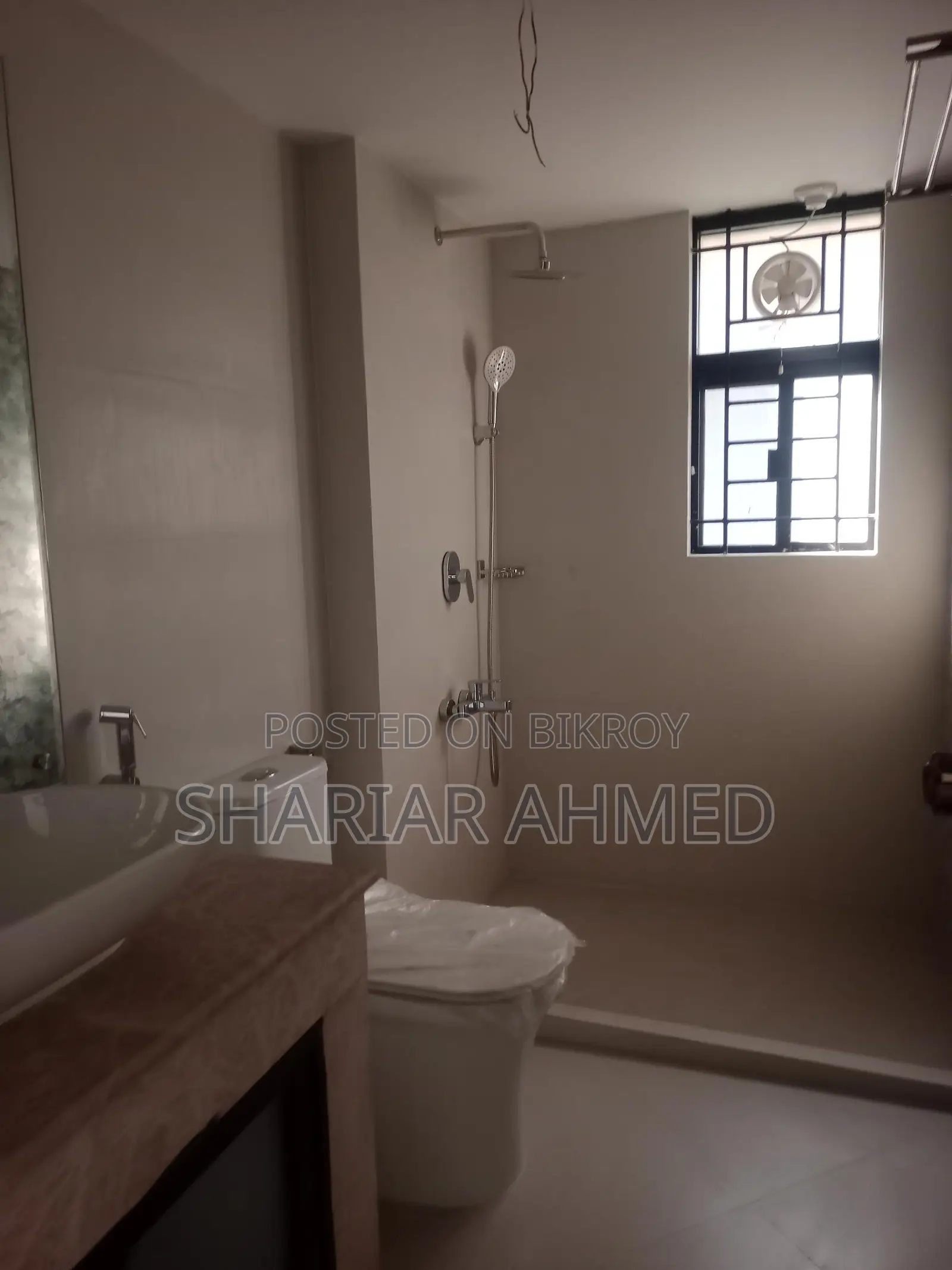 গুলশান ২-এ ৩৫৫০ বর্গফুটের অফিস স্পেস ভাড়ার জন্য