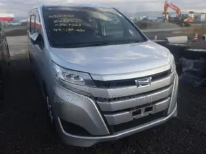 Toyota Noah X Package 2021