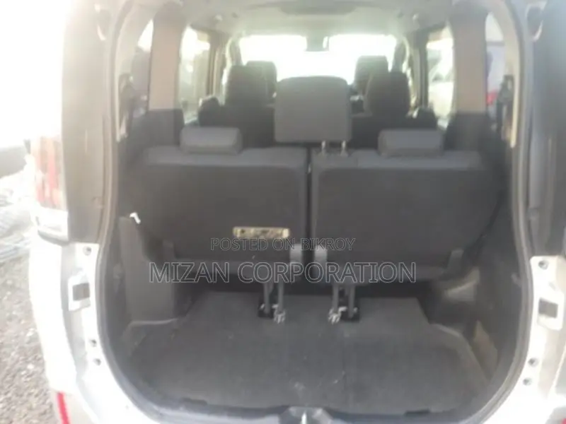 Toyota Noah X Package 2021