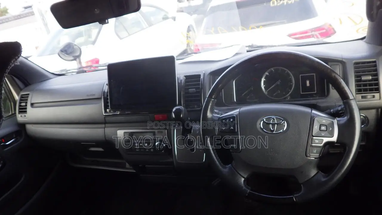 Toyota Hiace SUPER GL DARK PRIME 2020