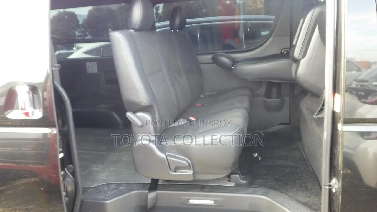 Toyota Hiace SUPER GL DARK PRIME 2020