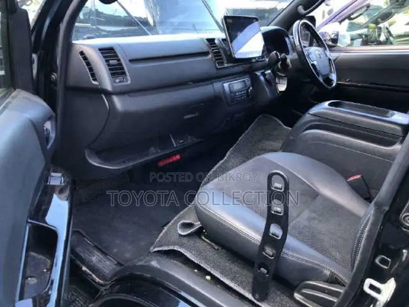 Toyota Hiace SUPER GL DARK PRIME 2020