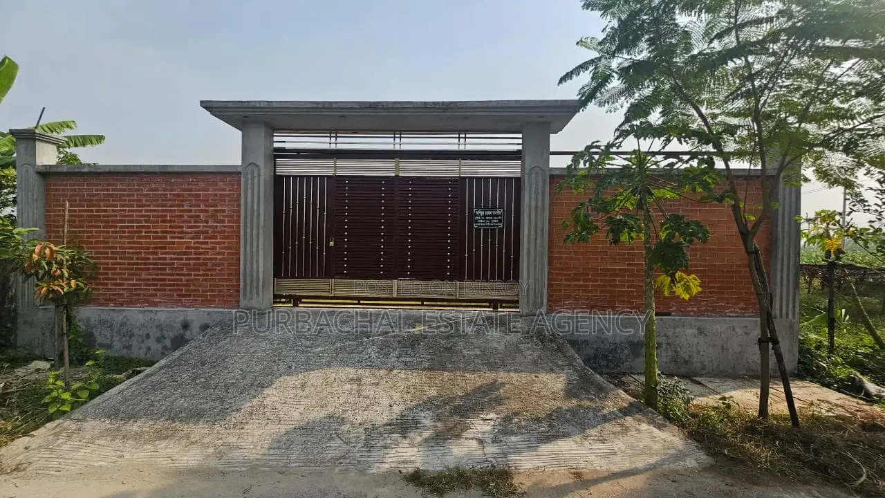 দক্ষিণমুখী, সেক্টর ১৫-এ ৩ কাঠা জমি