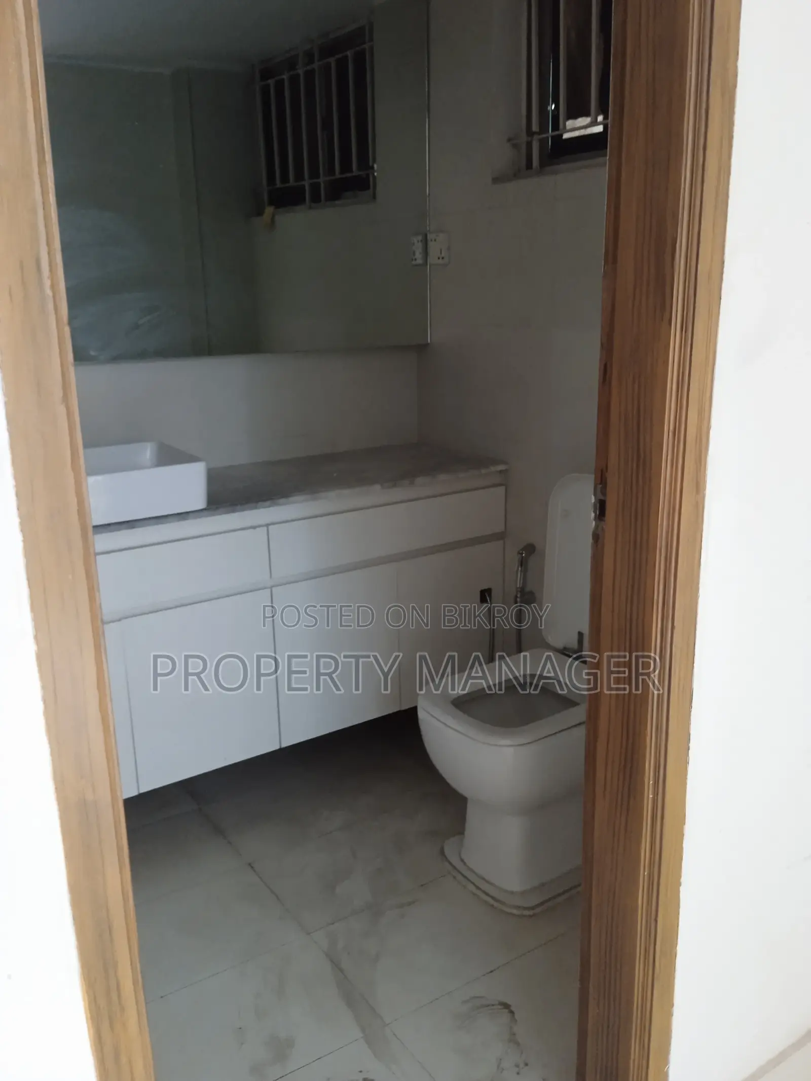 OFFICE CUM RESIDENCE FOR RENT IN UTTARA