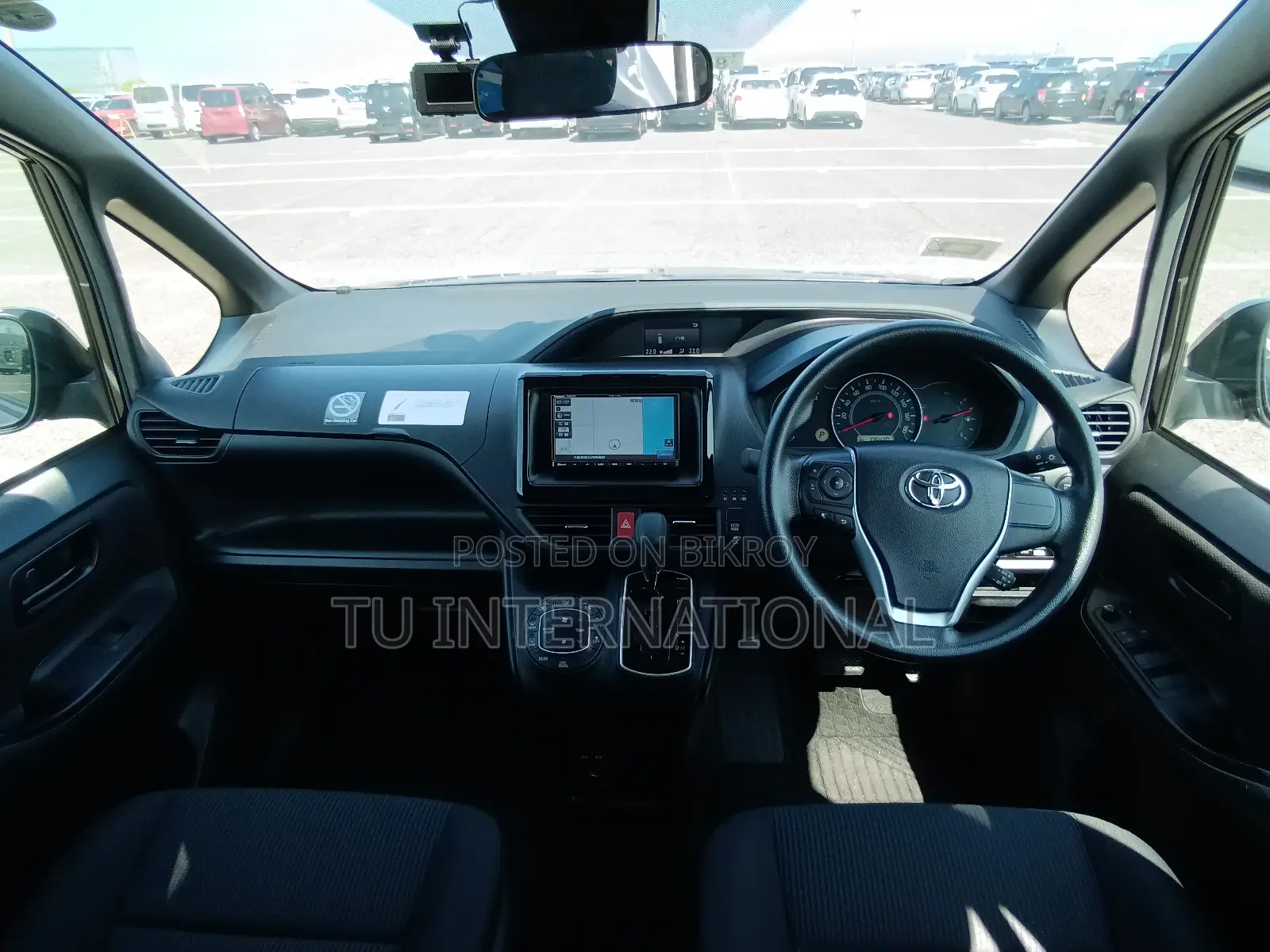 Toyota Noah NON HYBRID 2021