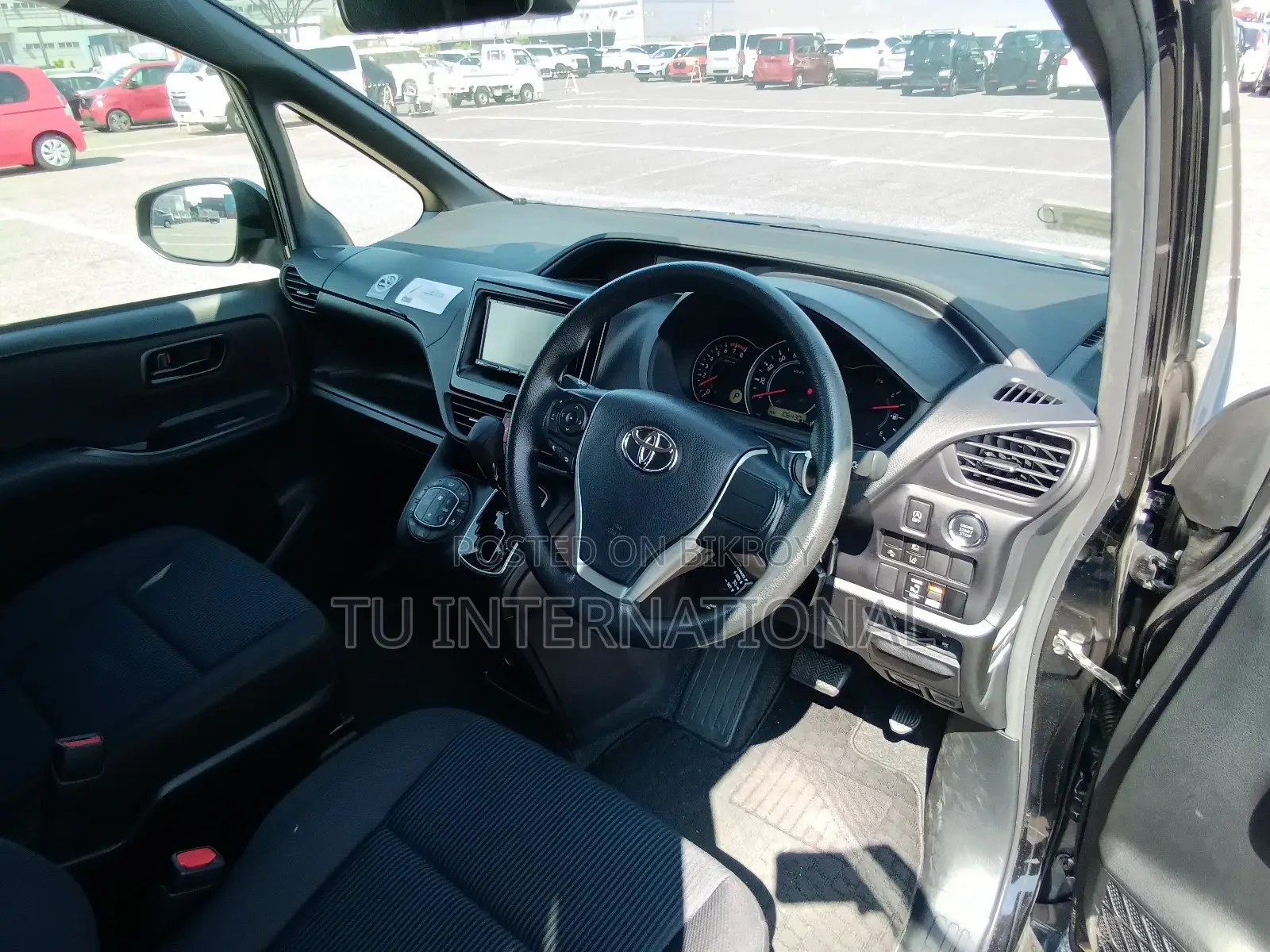 Toyota Noah NON HYBRID 2021