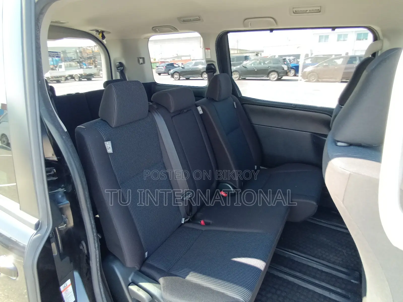 Toyota Noah NON HYBRID 2021