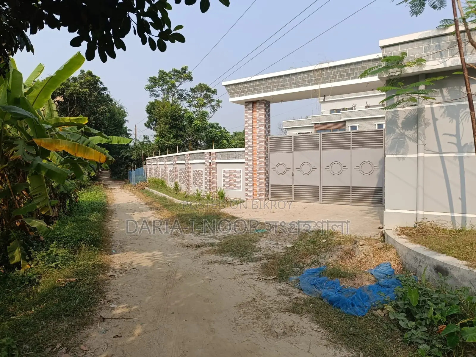 জাজিরা নাওডোবাতে ১৬ বিঘা জমির উপর ডুপ্লেক্স বাড়ি,ফলের বাগান ও পুকুর করা