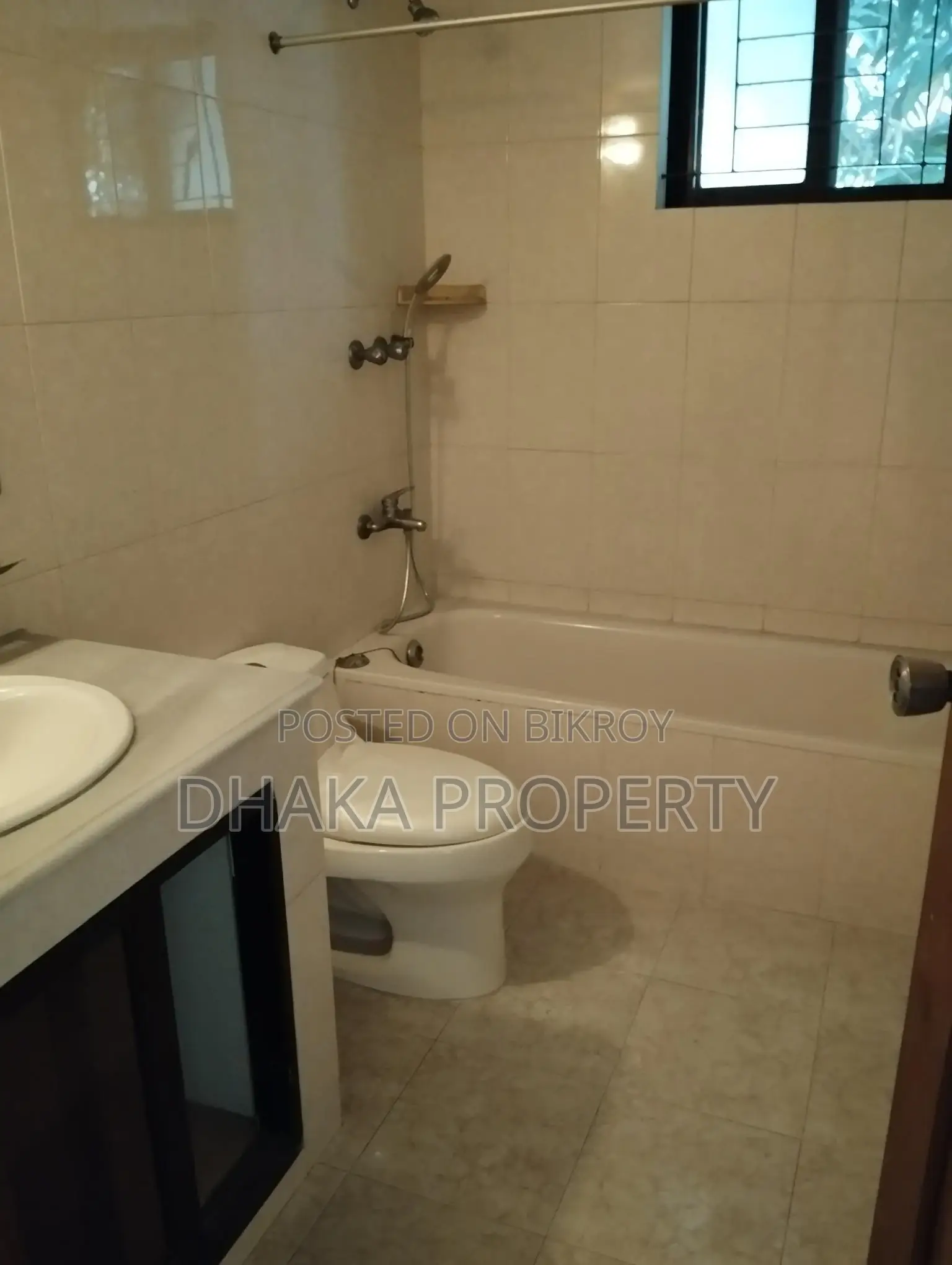 2800 SFT 4 BED FLAT FOR RENT IN BARIDHARA