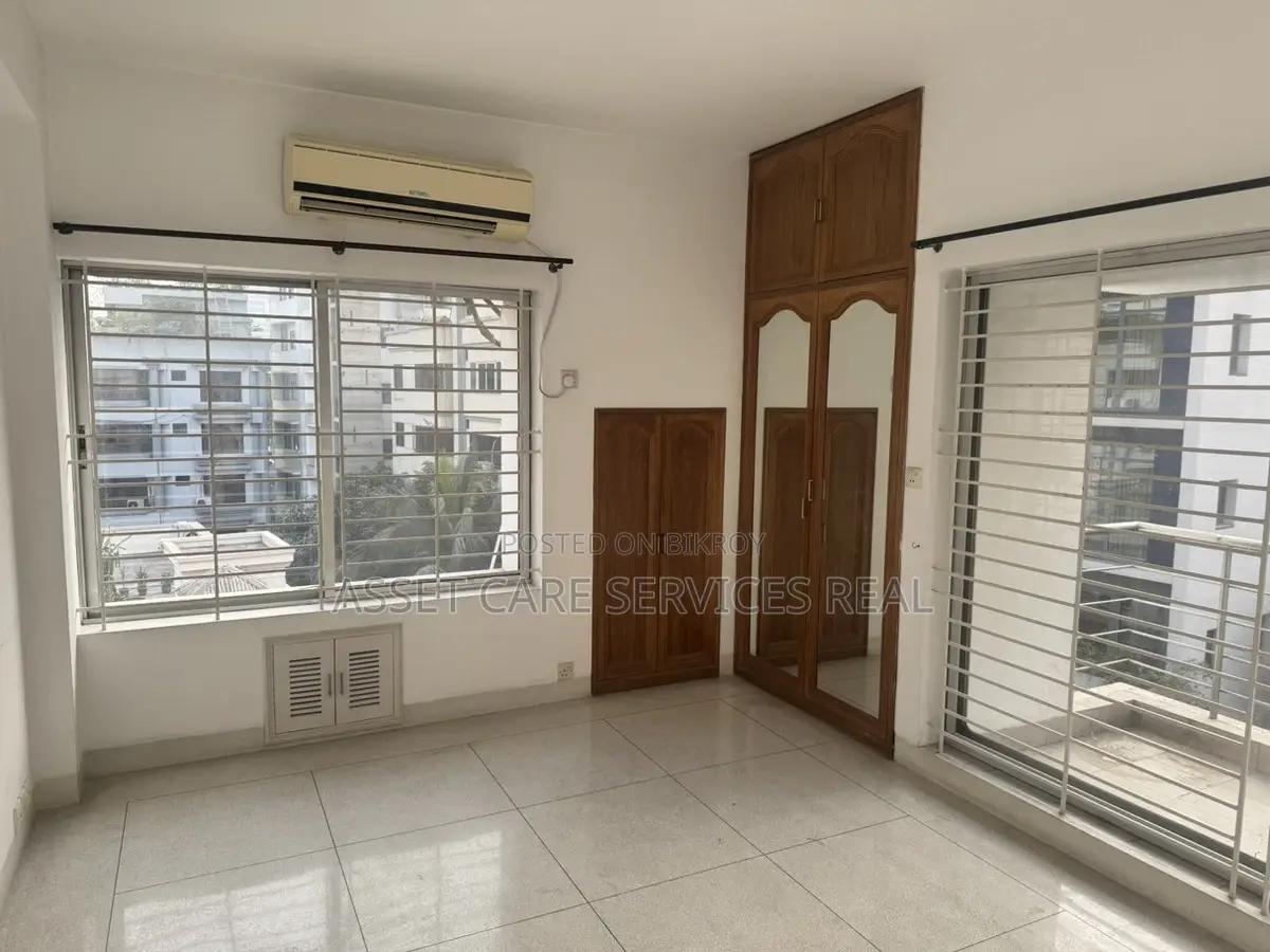 Excellent Duplex Apartment Rent in Diplomatic area North Gulshan-2