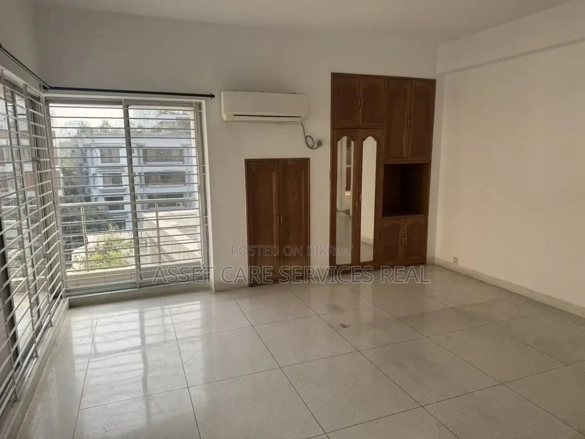 Excellent Duplex Apartment Rent in Diplomatic area North Gulshan-2