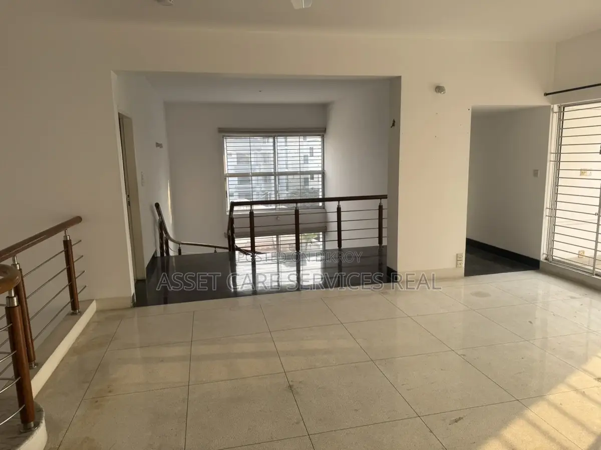 Excellent Duplex Apartment Rent in Diplomatic area North Gulshan-2