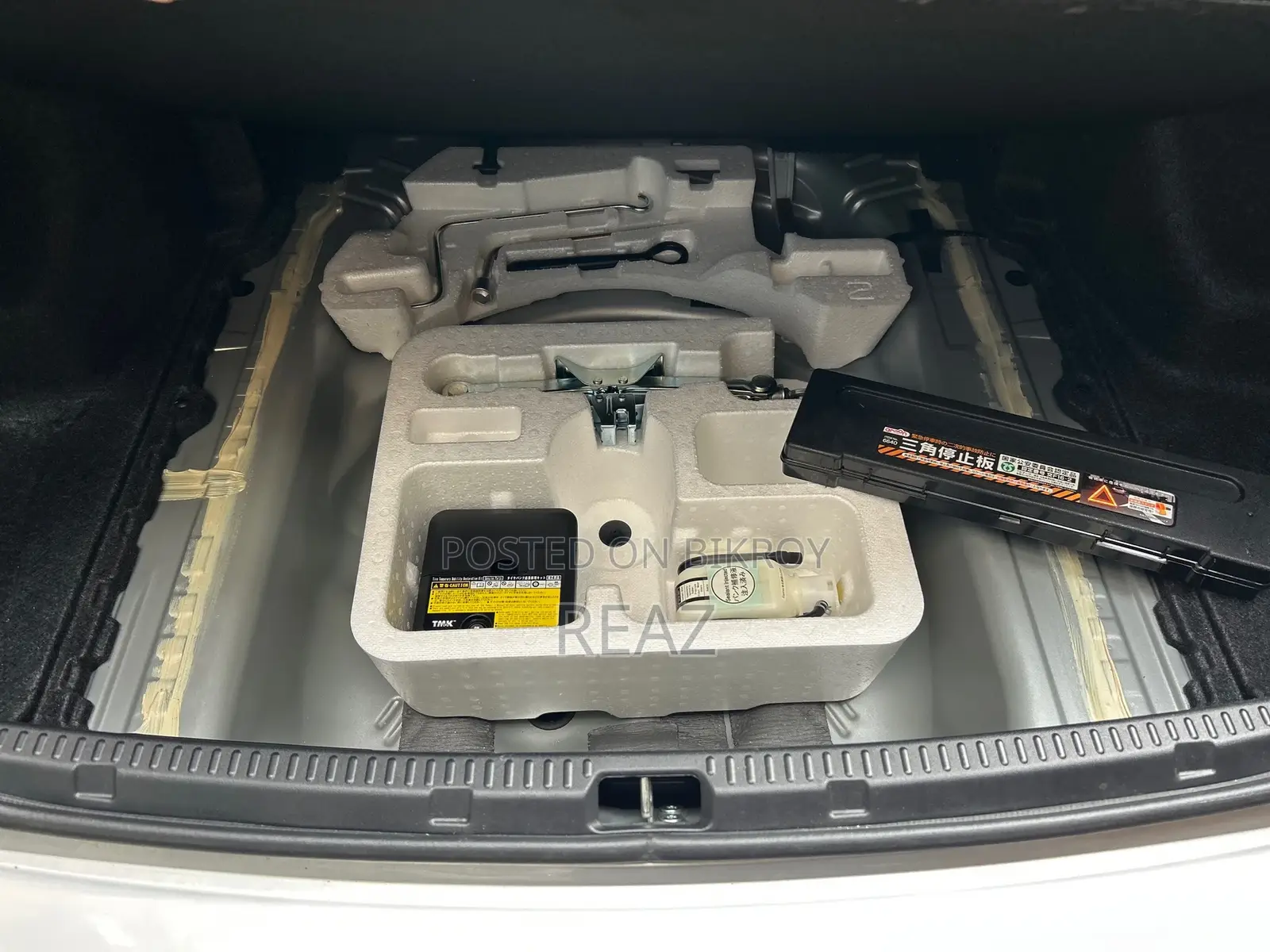 Toyota Axio EX PKG SILVER / 2020