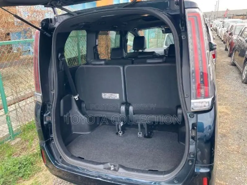 Toyota Esquire GI NON HYBRID 8 SEAT 2020