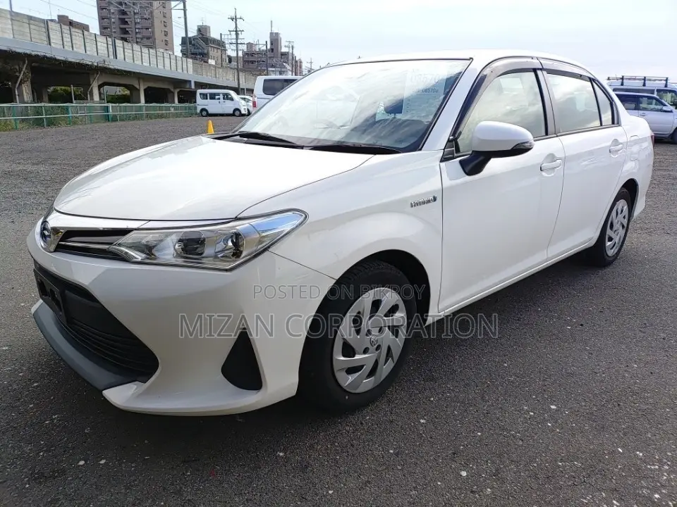 Toyota Axio 1.5 Hybrid 2WD 2020 White