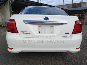 Toyota Axio 1.5 Hybrid 2WD 2020 White