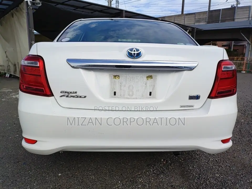 Toyota Axio 1.5 Hybrid 2WD 2020 White