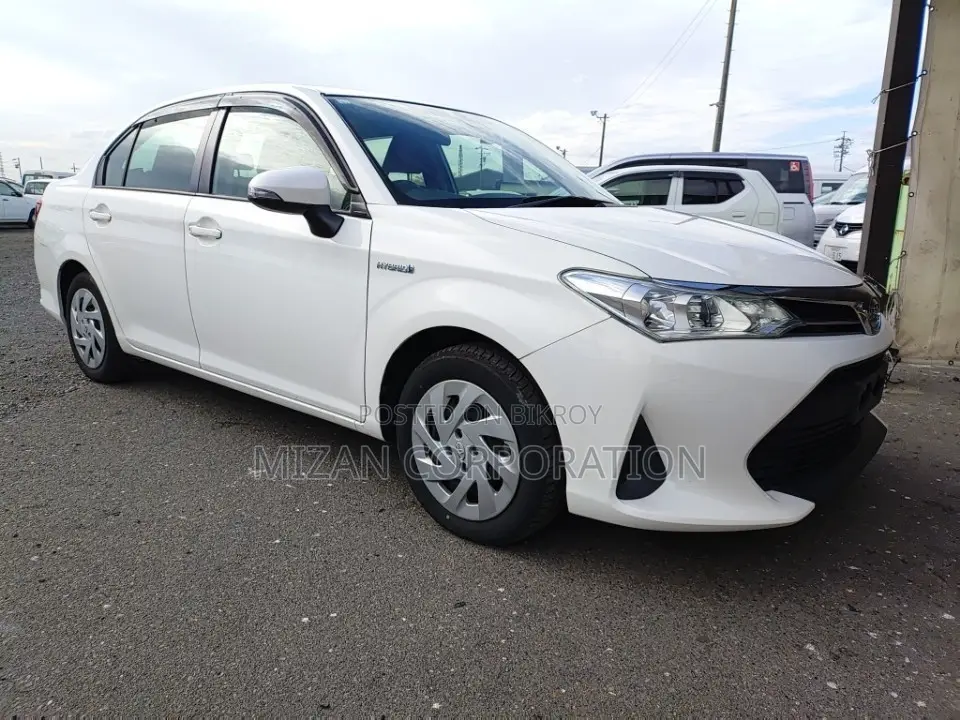Toyota Axio 1.5 Hybrid 2WD 2020 White