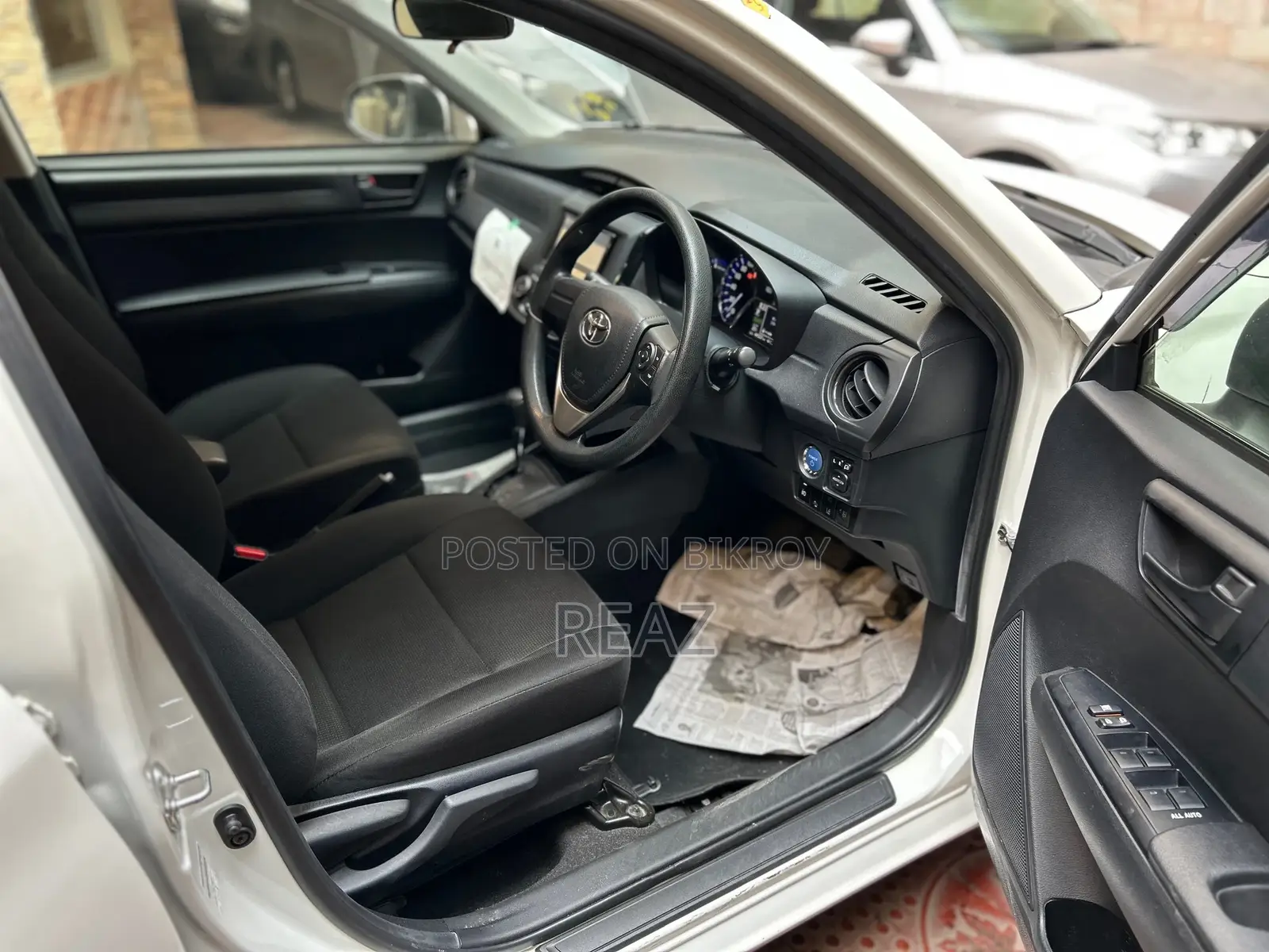 Toyota Axio EX PKG WHITE / 2020