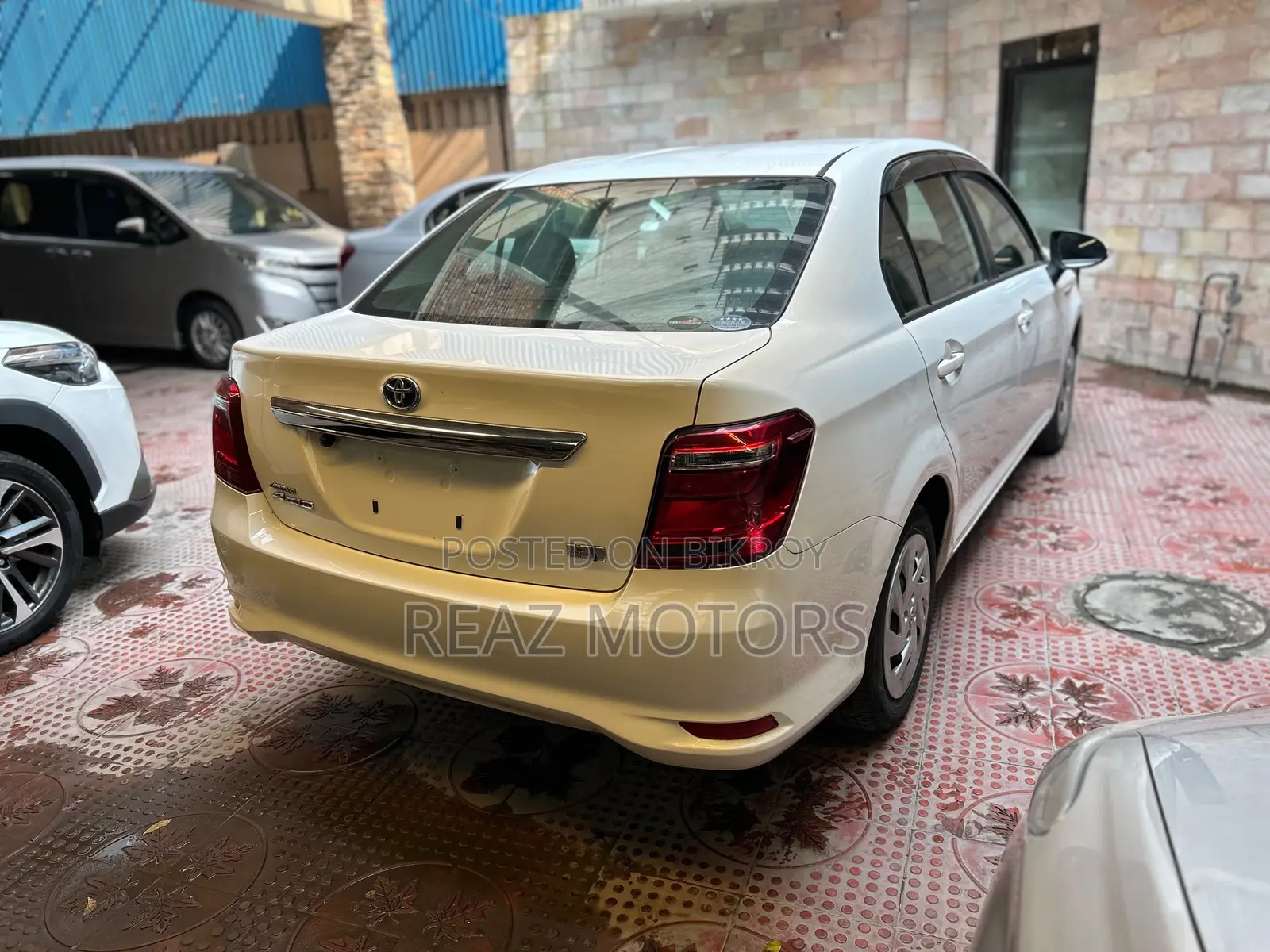 Toyota Axio EX PKG WHITE / 2020