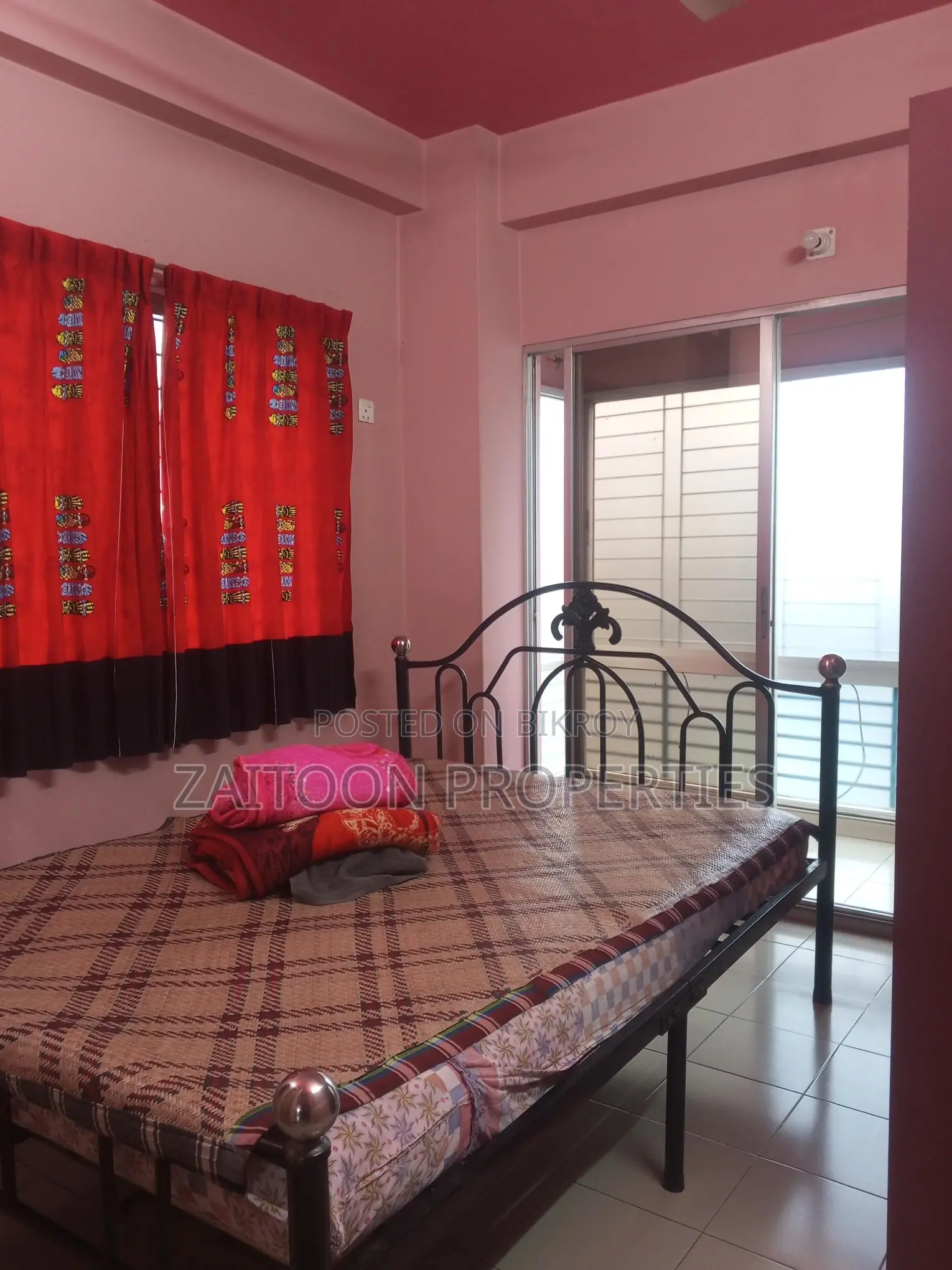 মোহাম্মদপুর বাস স্ট্যান্ডের নিকটে তিতাস গ্যাসসহ রেডি ফ্ল্যাট বিক্রয়