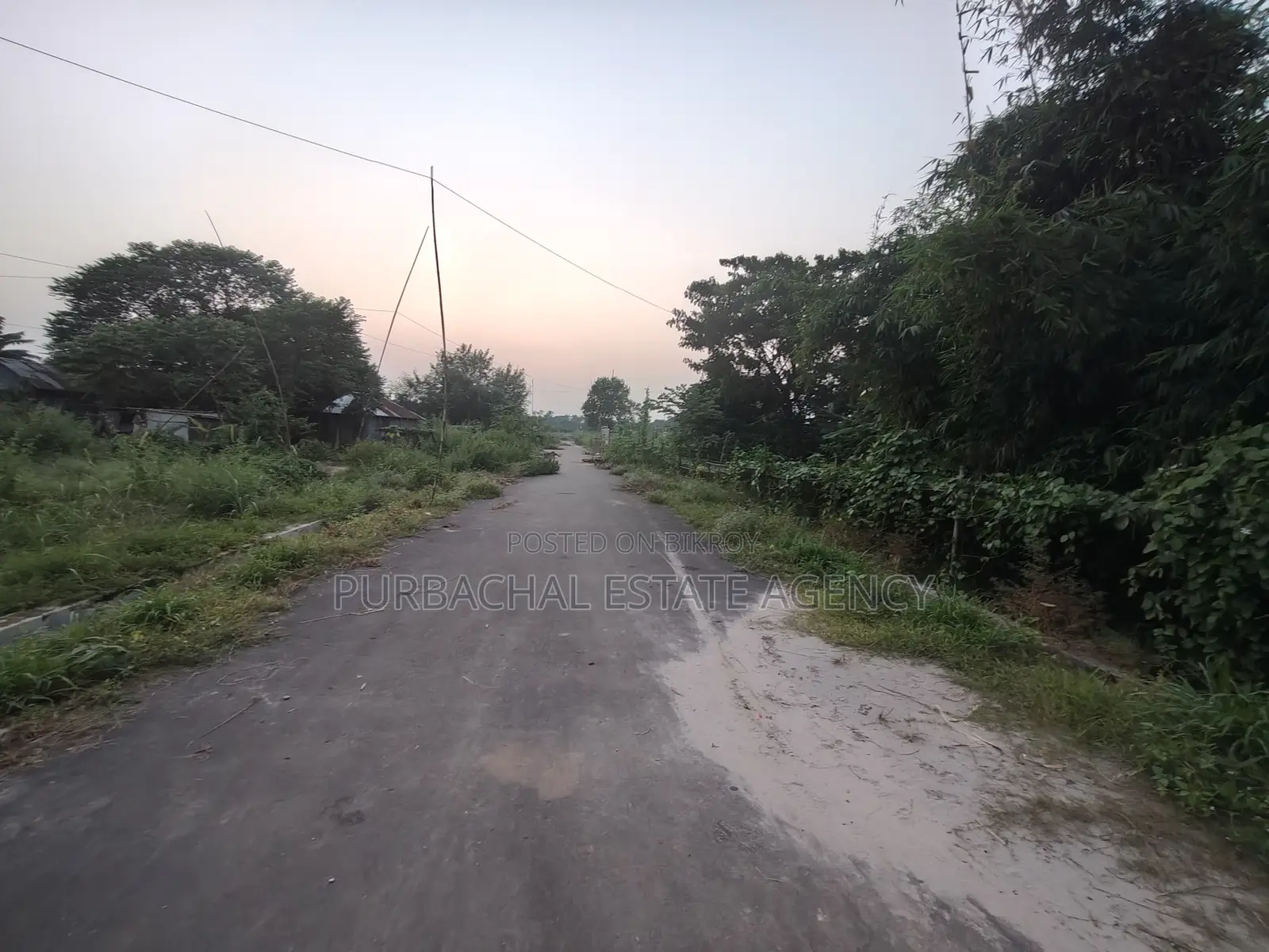 Near 300ft Road: 5 Katha Plot in Sector 11