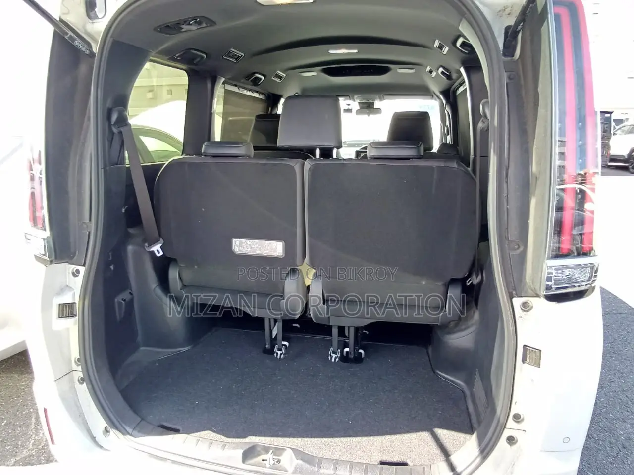 Toyota Esquire Gi package 2021