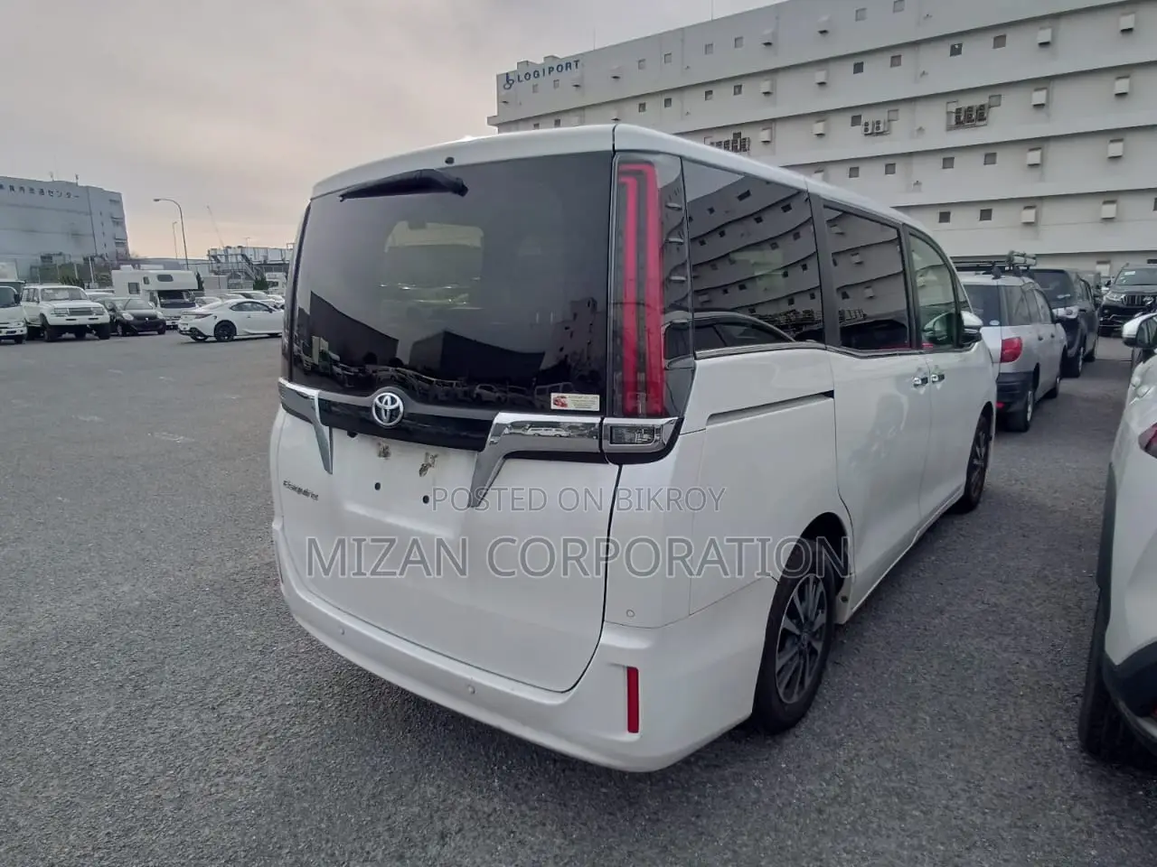 Toyota Esquire Gi package 2021