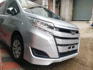 Toyota Noah X NON HV PKG 2021