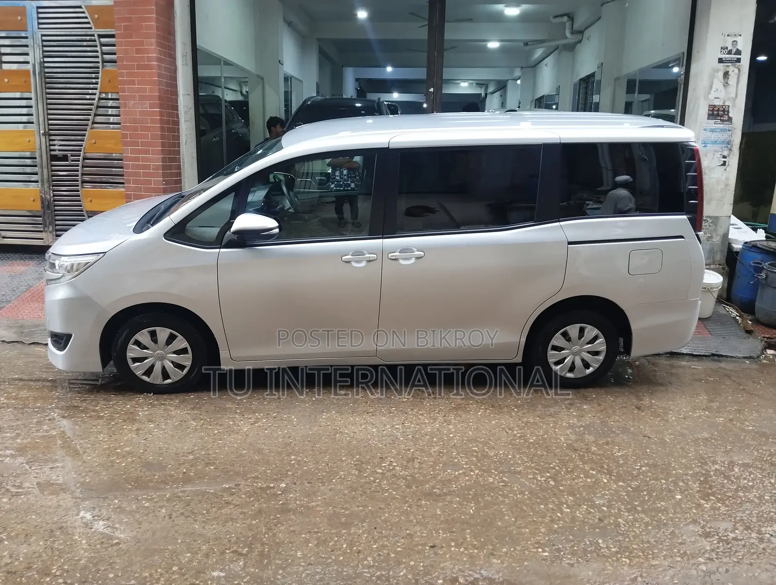 Toyota Noah X NON HV PKG 2021