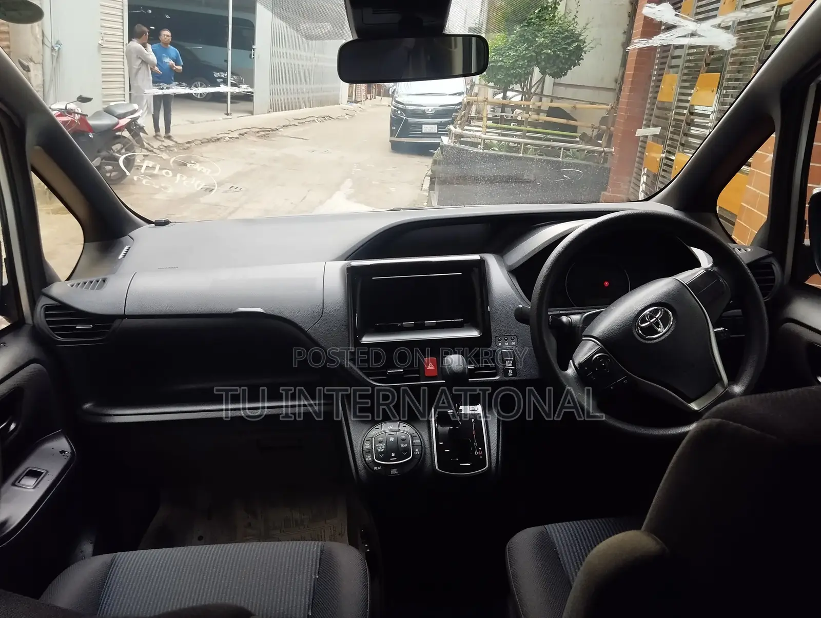 Toyota Noah X NON HV PKG 2021