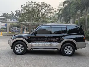 Mitsubishi Pajero V73 With Sunroof 2002