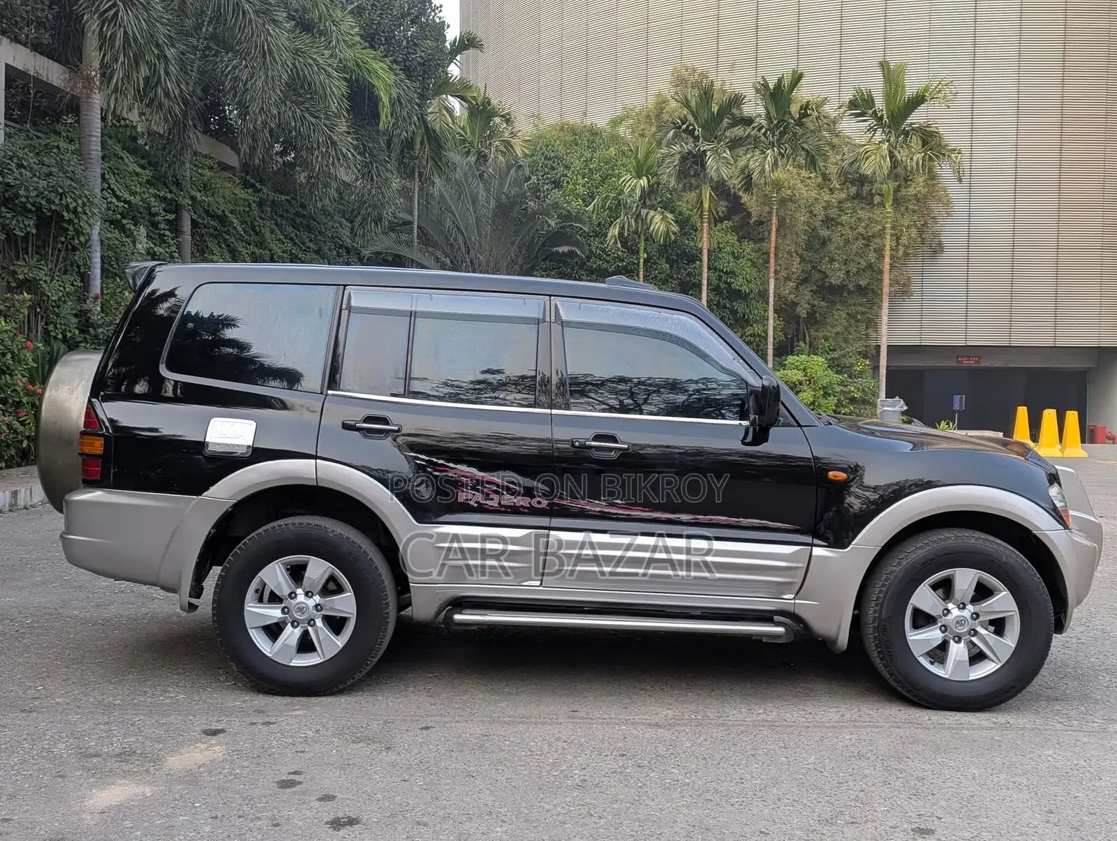 Mitsubishi Pajero V73 With Sunroof 2002