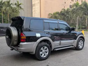 Mitsubishi Pajero V73 With Sunroof 2002