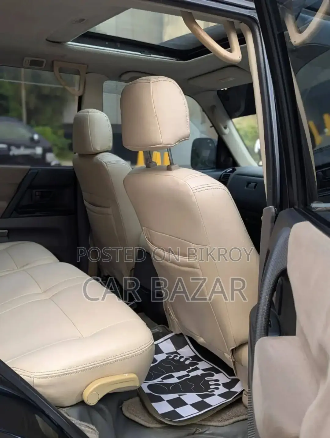 Mitsubishi Pajero V73 With Sunroof 2002