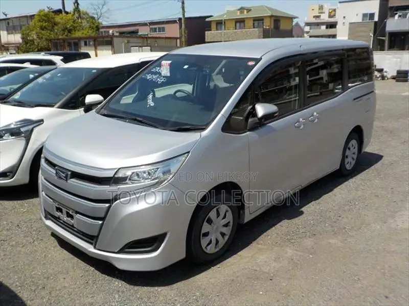 Toyota Noah X NON HYBRID 8 SEAT 2021