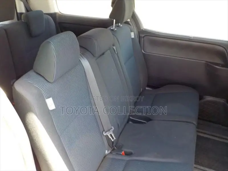 Toyota Noah X NON HYBRID 8 SEAT 2021