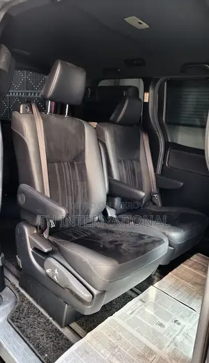 Toyota Esquire HYBRID GI PREMIUM 2020