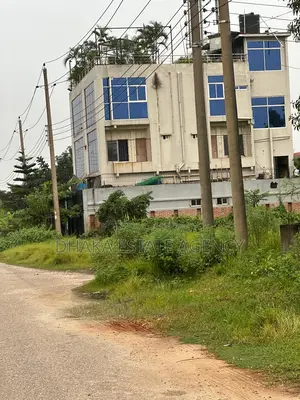 Block L, 7-story plan passed on 2 katha land, building construction ongoing