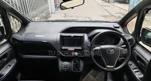 Toyota Noah NON HYBRID PACKAGE 2020