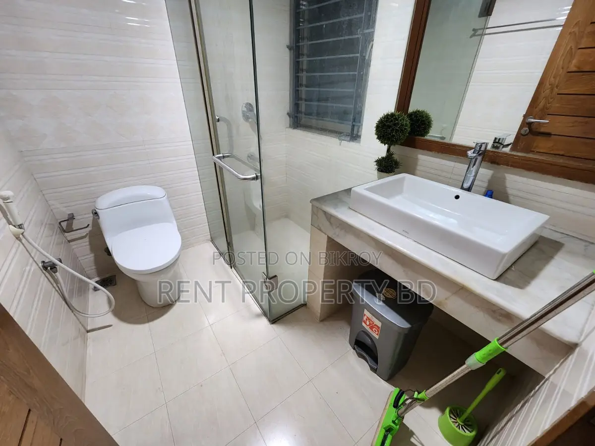 Luxurious Apartment for Rent with Gym, Community Meeting Area, and Garden