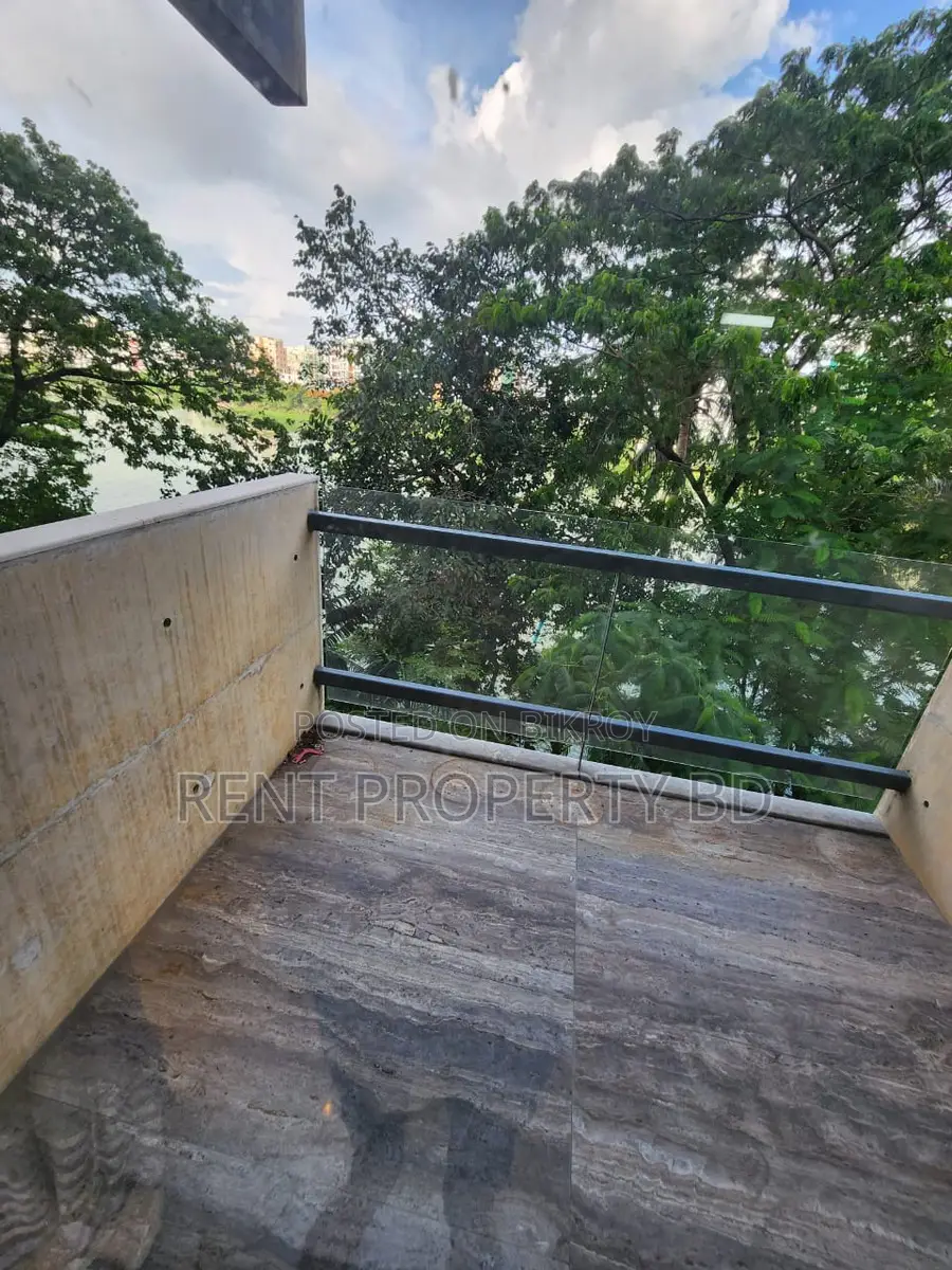 Luxurious Apartment for Rent with Gym, Community Meeting Area, and Garden