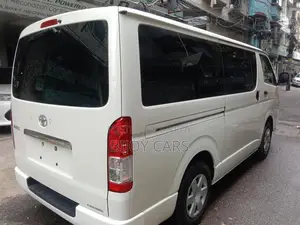 Toyota Hiace 2022