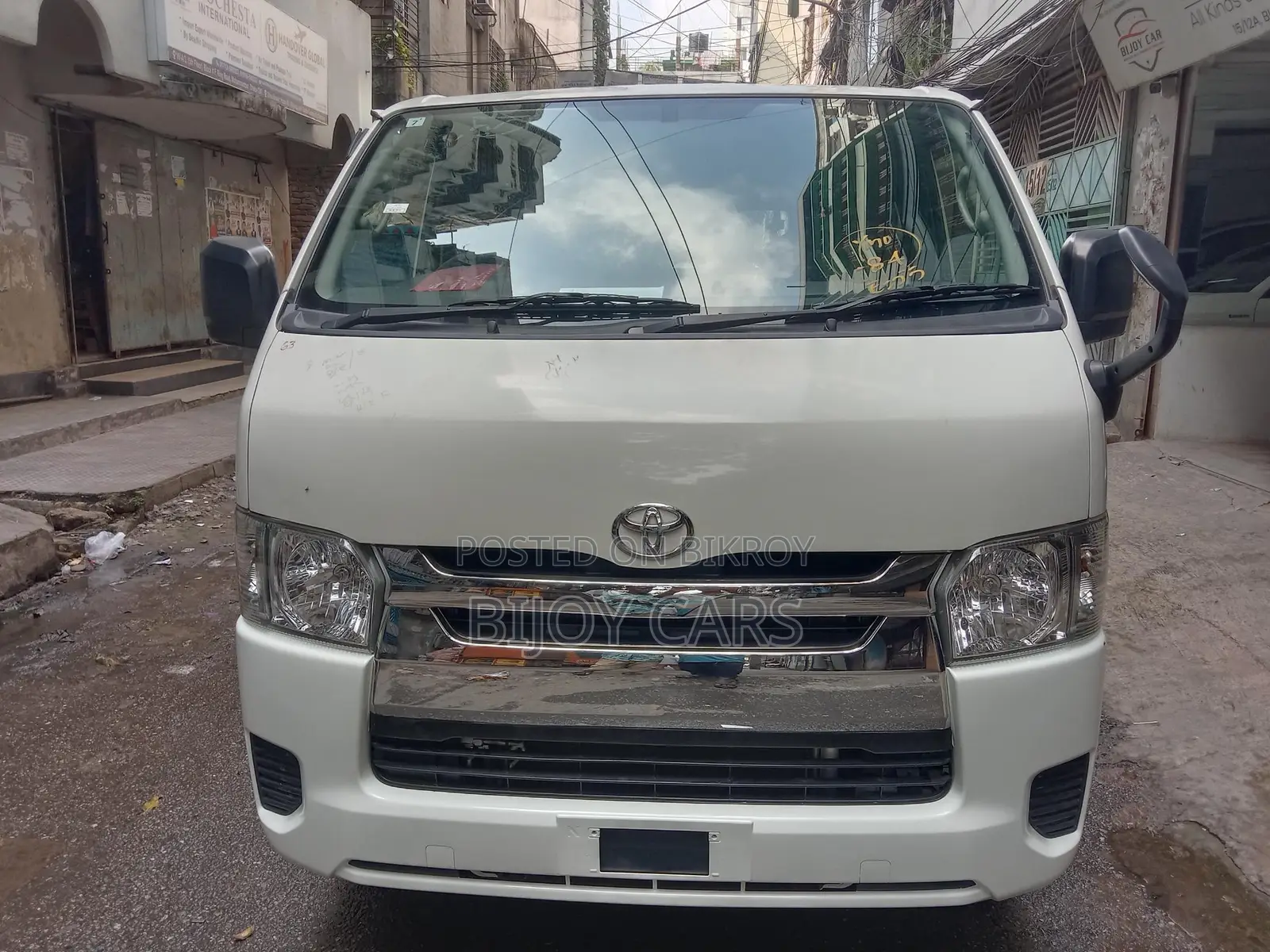 Toyota Hiace 2022
