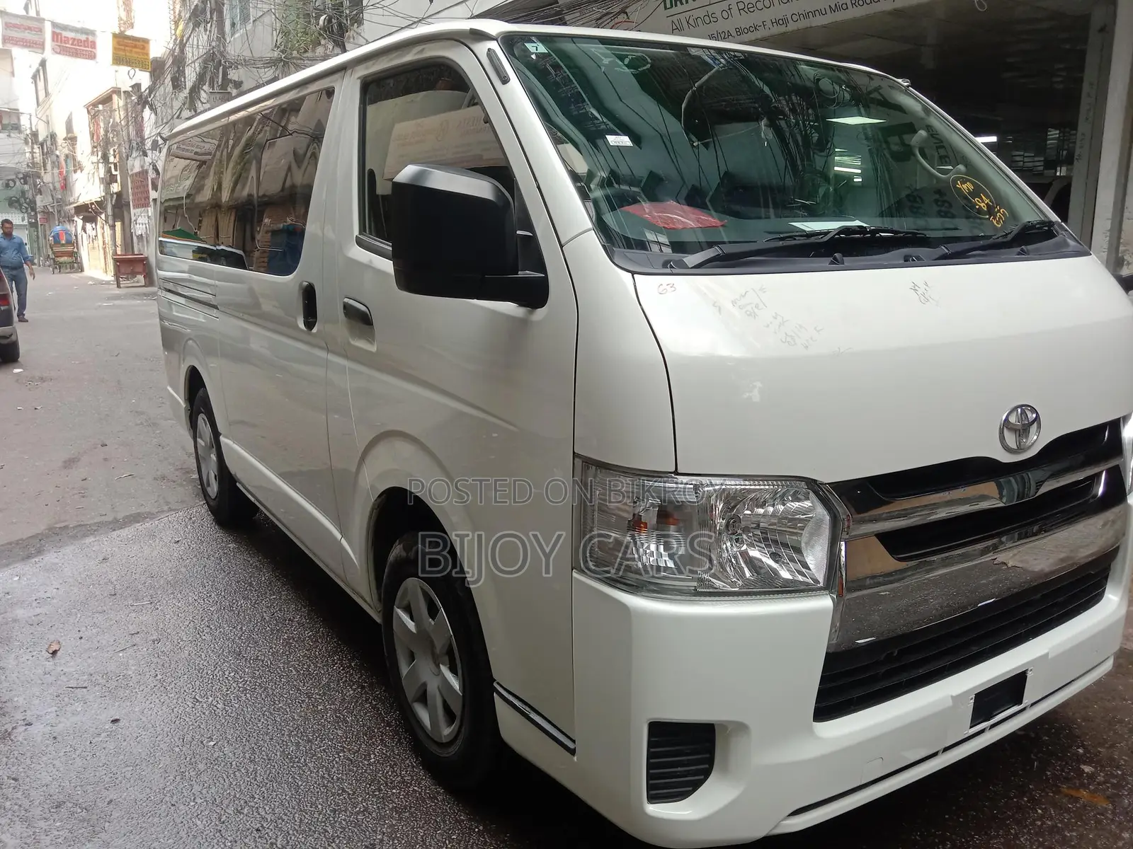 Toyota Hiace 2022