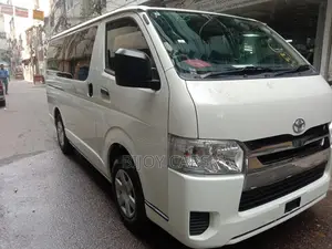 Toyota Hiace 2022