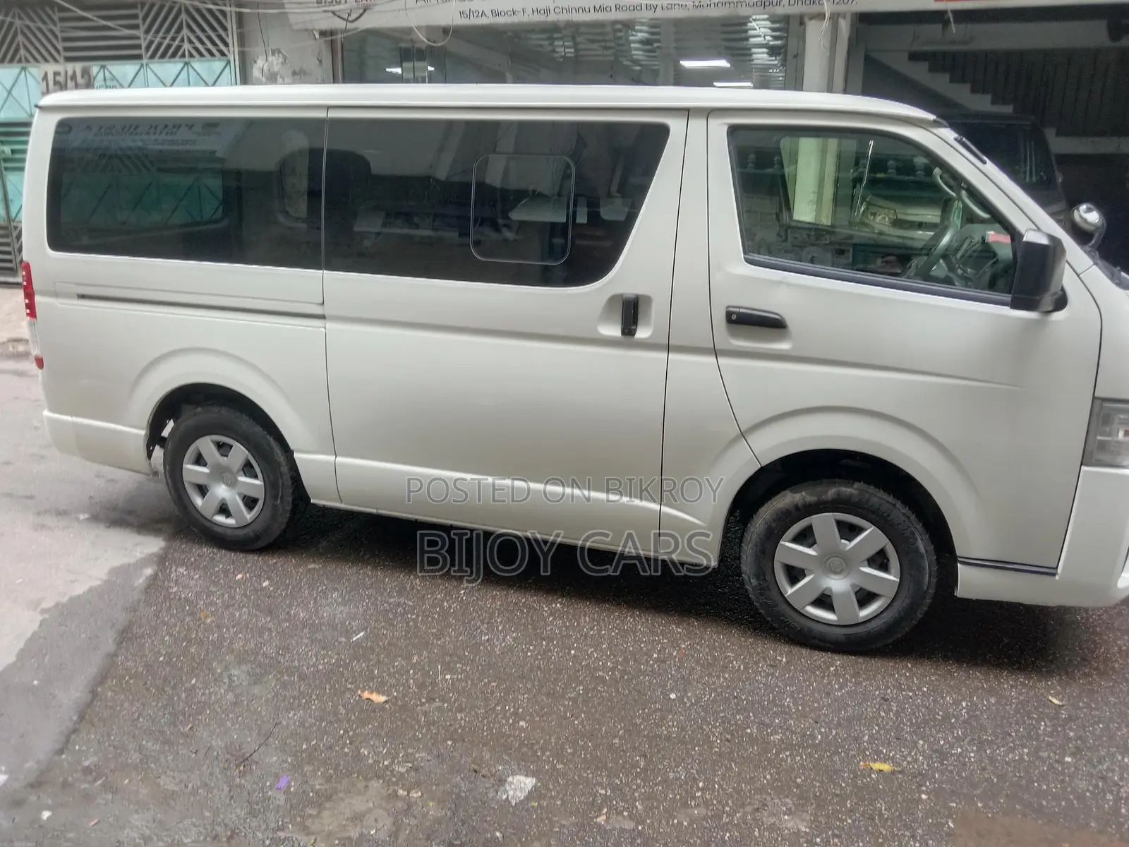 Toyota Hiace 2022